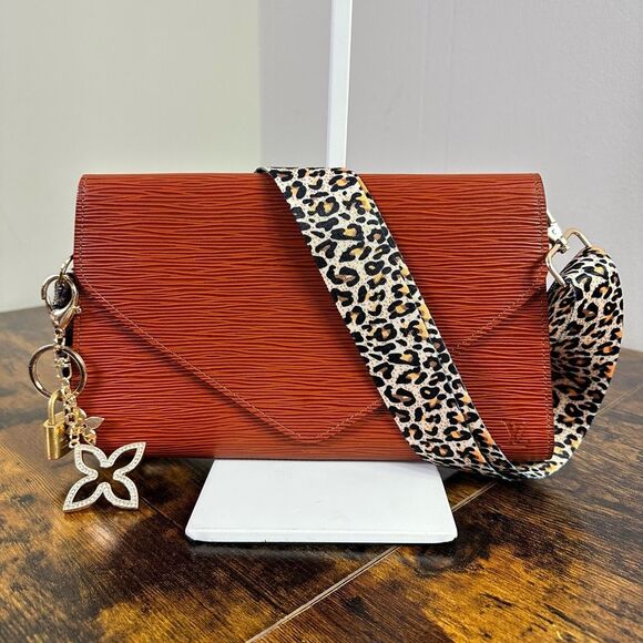 Louis Vuitton Brown Epi Leather Art Deco Clutch Bag - Picture 15 of 16